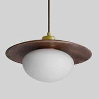 Dark wood / Walnut