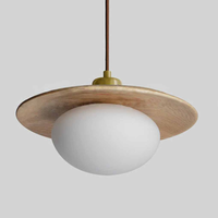 Light wood /  Oak