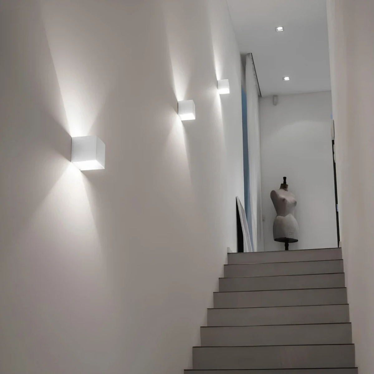Adjustable Beam Cube Wall Light