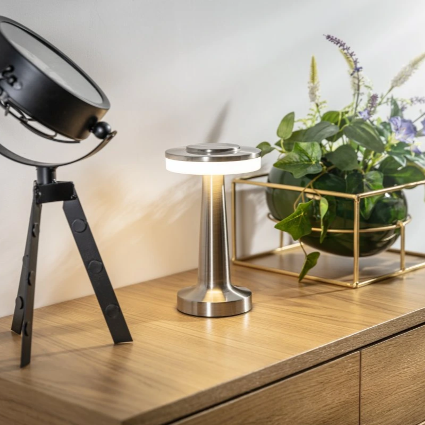Cordless LED Disc Touch Lamp