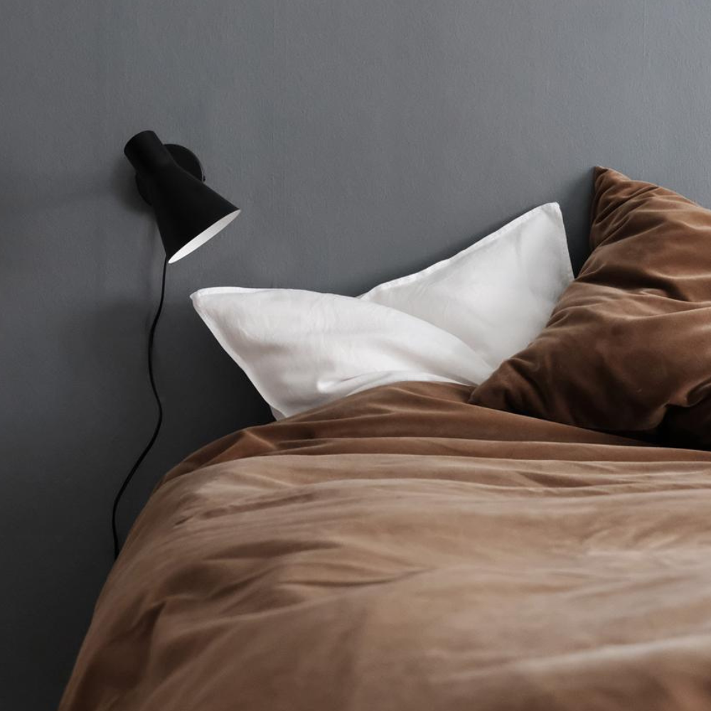 Modern Tapered Metal Wall Sconce - Nordic Asymmetrical Task Light