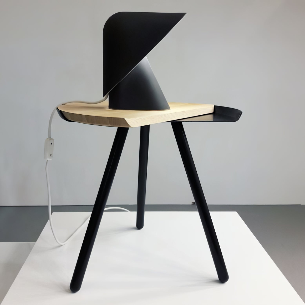 Metal Shield Table Lamp with Matte Resin Base - Nordic Desk Lighting