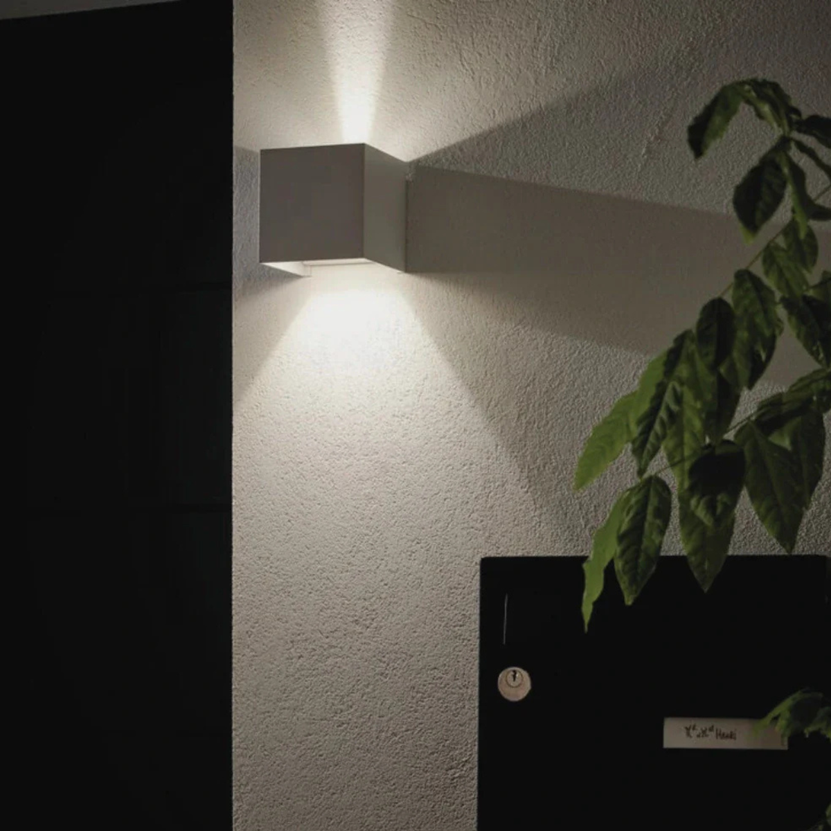 Adjustable Beam Cube Wall Light